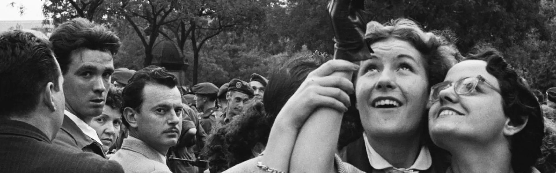 Spectateurs, Paris, 14 juillet 1954